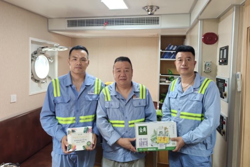 港服公司工会开展2025年“夏送清凉”慰问活动